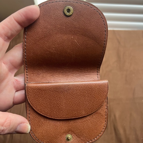 Louis Vuitton Monogram Coin Purse - Good condition w/ minor peeling - Picture 2 of 6